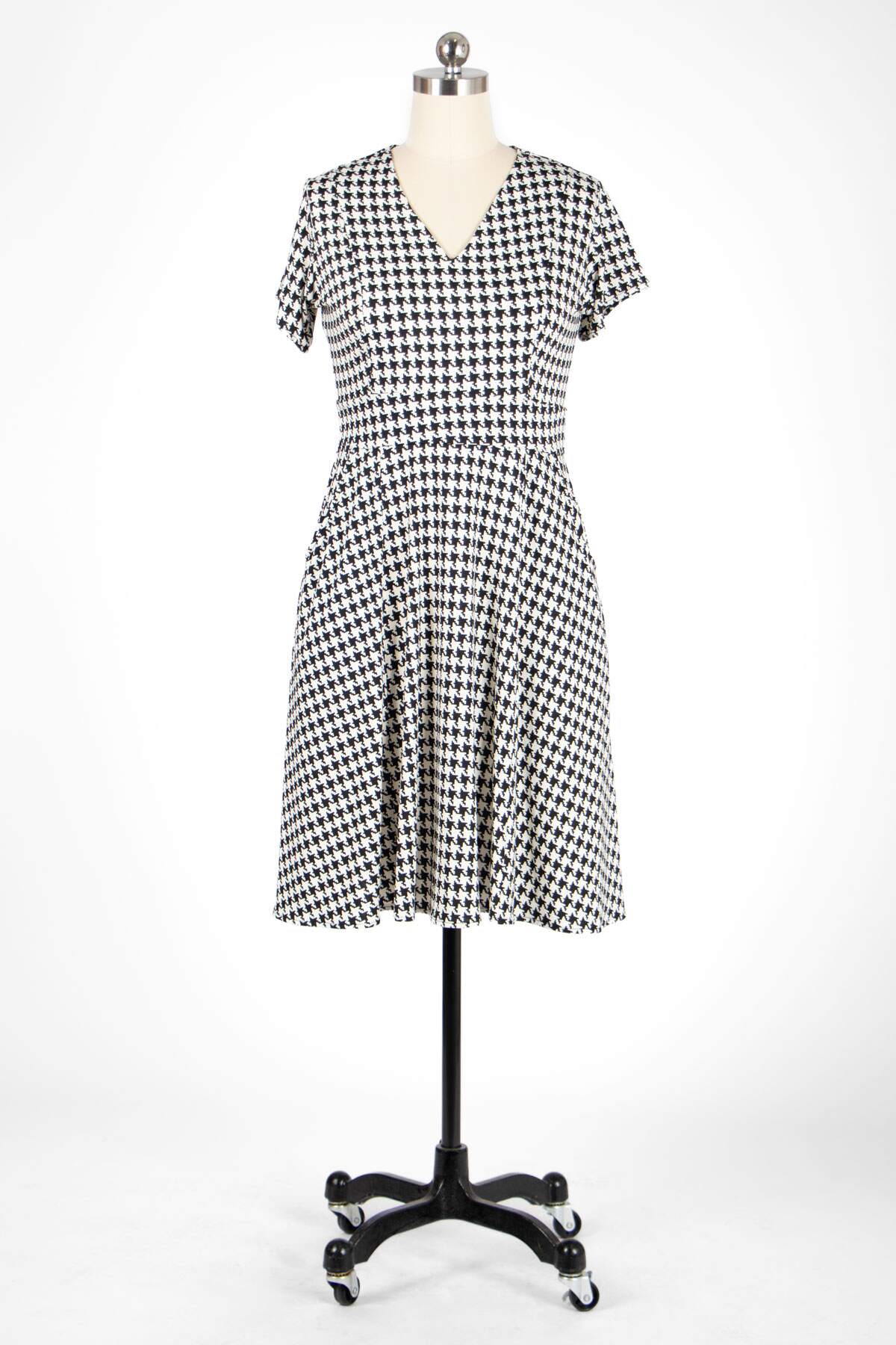 Load image into Gallery viewer, Cece Dress - Houndstooth
