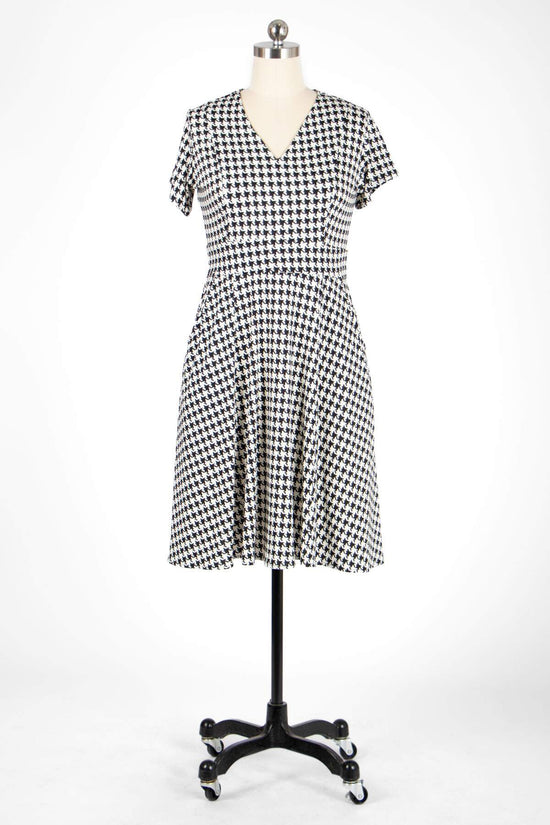 Load image into Gallery viewer, Cece Dress - Houndstooth
