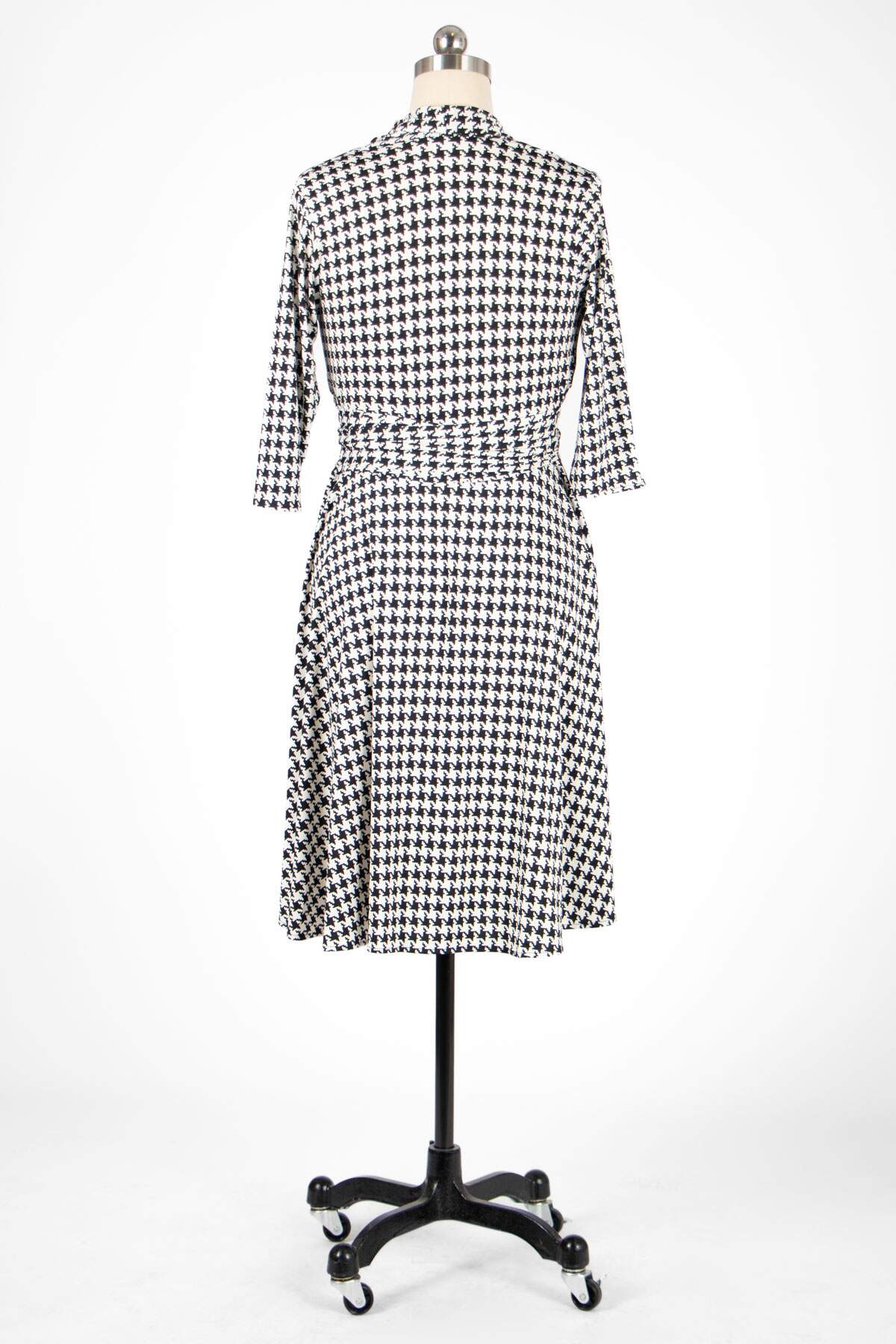 Load image into Gallery viewer, Ruby Dress - Houndstooth
